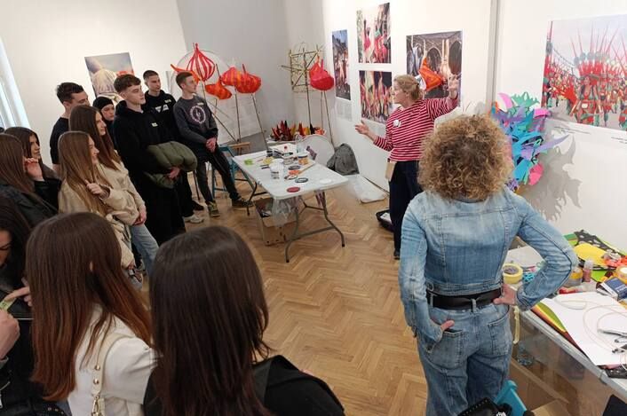 Danas su naši učenici posjetili Umjetničku galeriju BiH i učestvovali u značajnim radionicama. 1