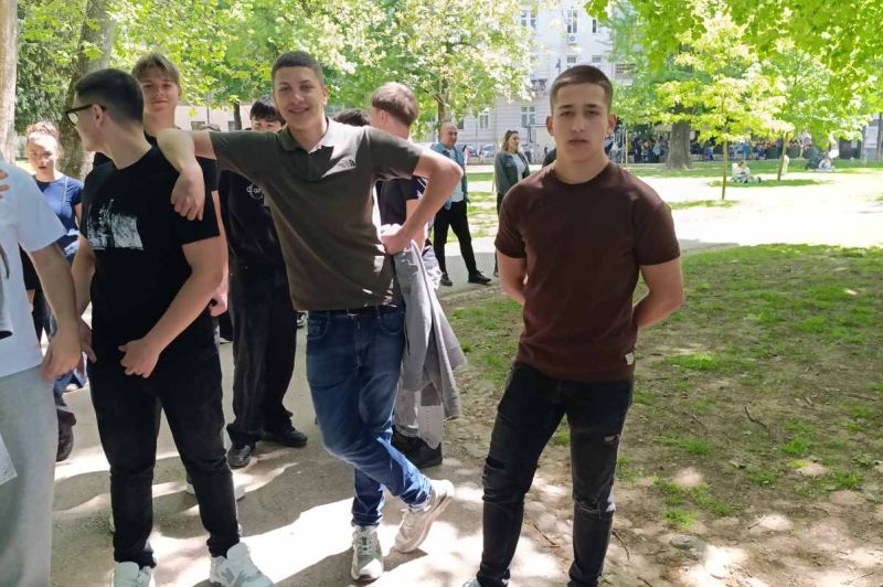 Učenici EMC-a obilježili Dan sjećanja na ubijenu djecu opkoljenog Sarajeva 3