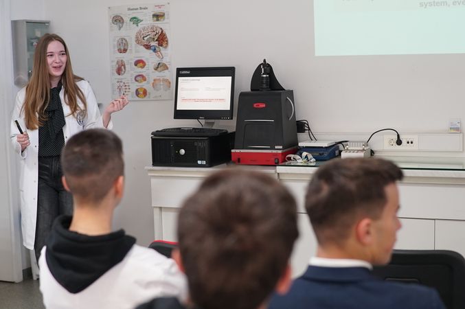 Posjeta učenika Evropskog medicinskog koledža Univerzitetu SSST 7