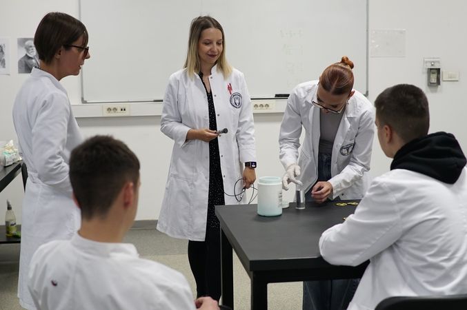 Posjeta učenika Evropskog medicinskog koledža Univerzitetu SSST 10