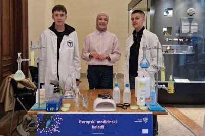 Učenici EMC-a predstavili svoje projekte na Evropskoj noći istraživača